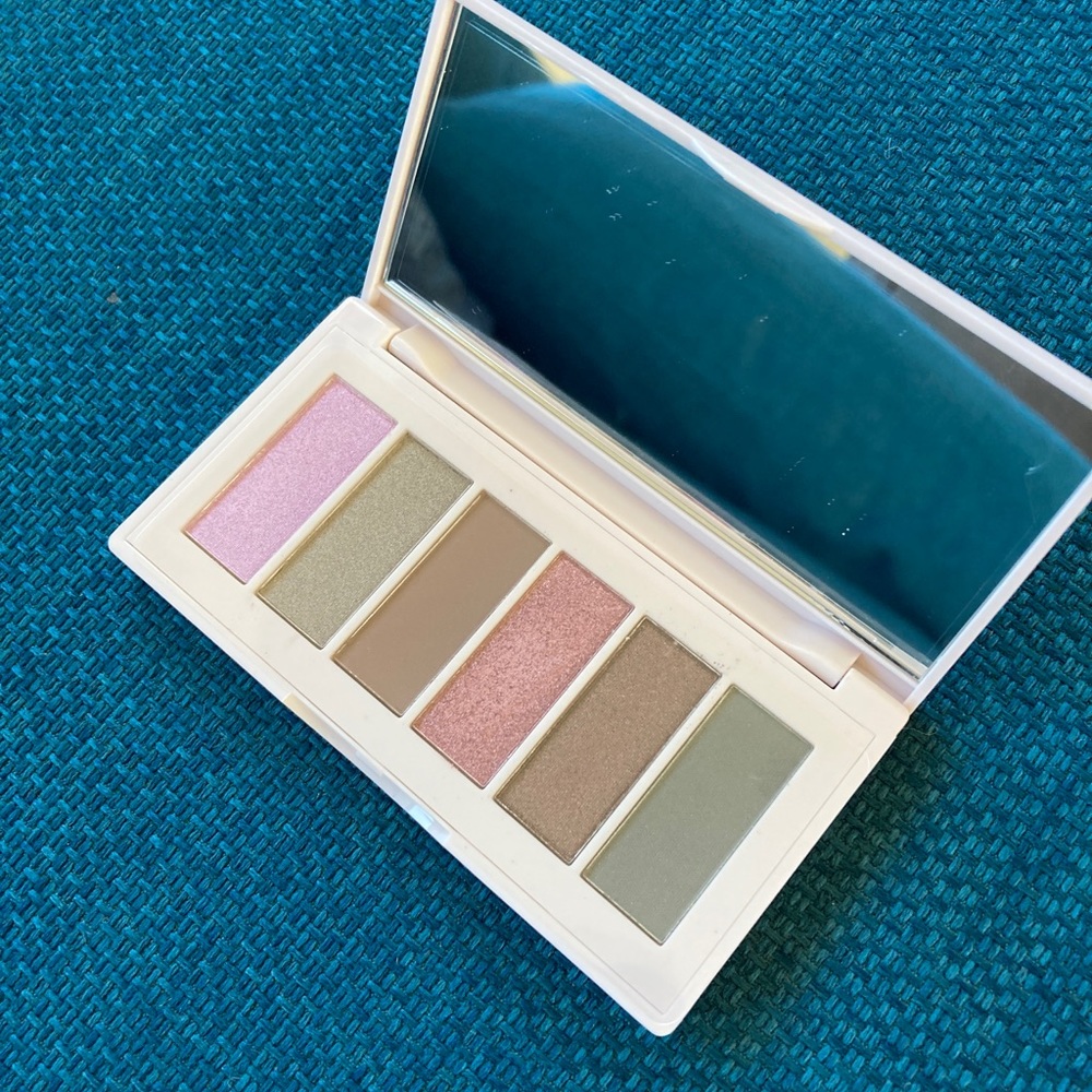 Coloured Raine Vineyard Soiree Eyeshadow Palette